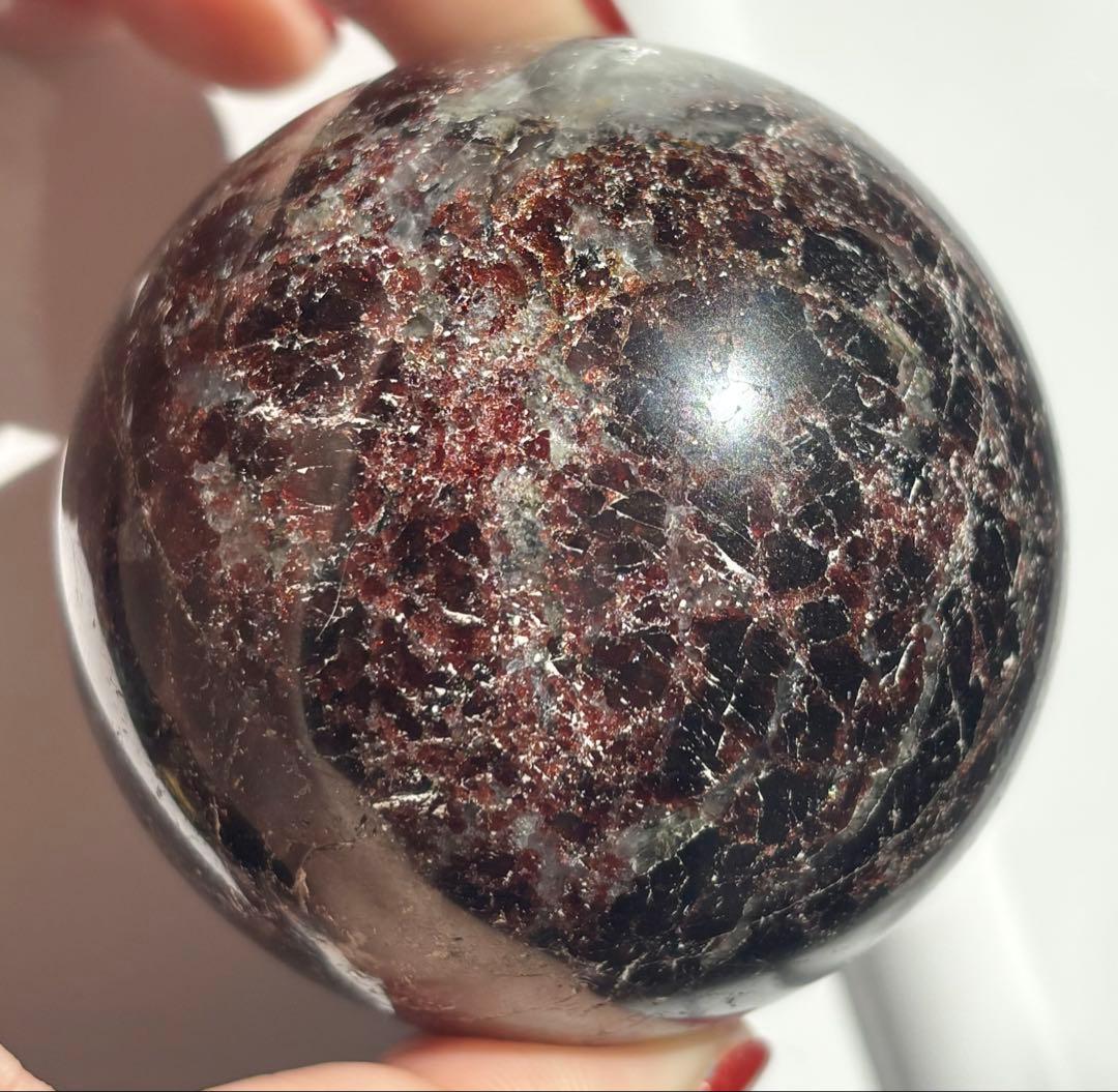 《希少深紅・希少結晶》上質ガーネットスフィア φ6.5 レア個体・多結晶の重厚美
