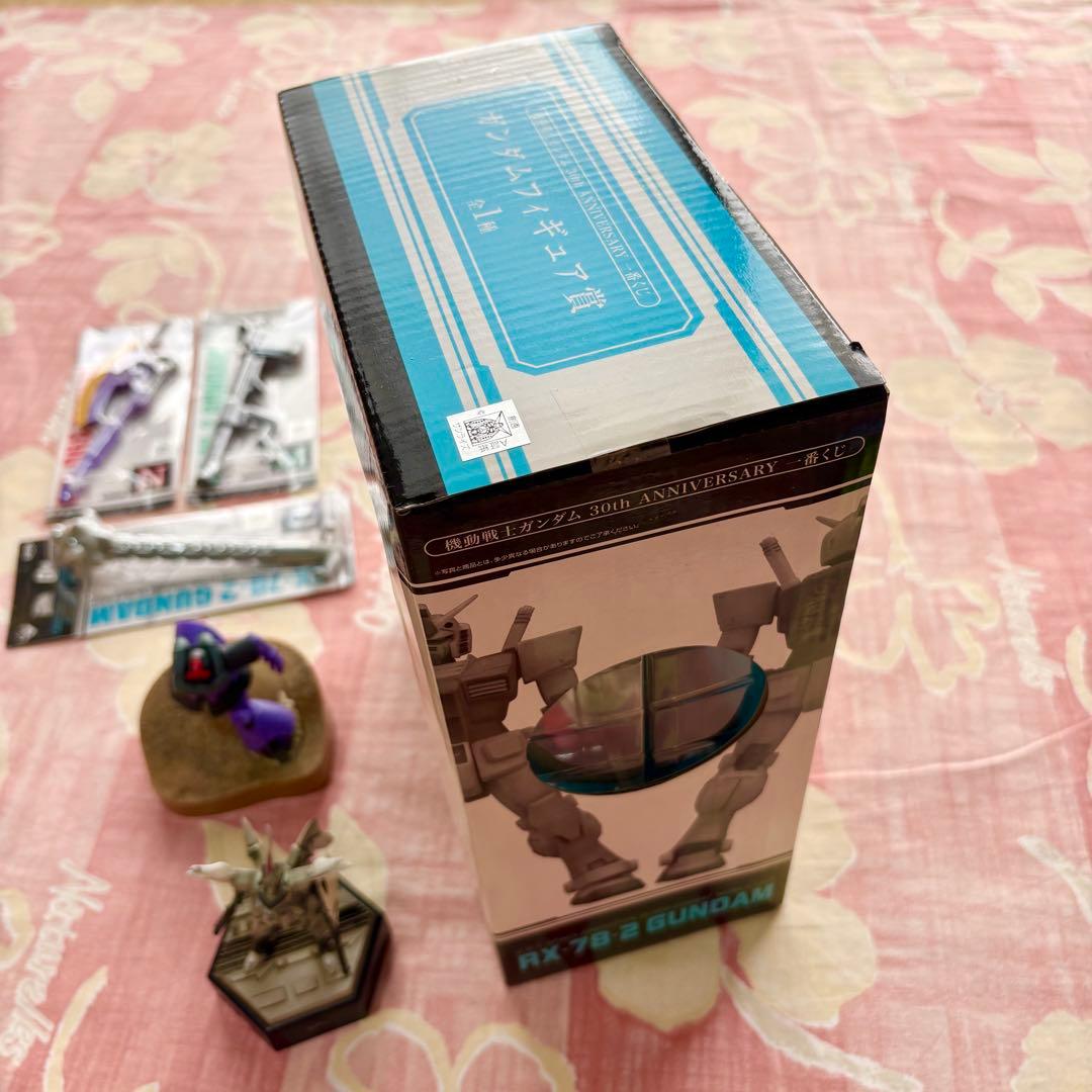 11点◆一番くじ 機動戦士ガンダム 30周年フィギュア・貯金箱・ボールペン◆帽子