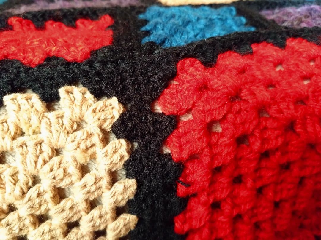 手編みグラニースクエア　カラフルベッドカバー新品