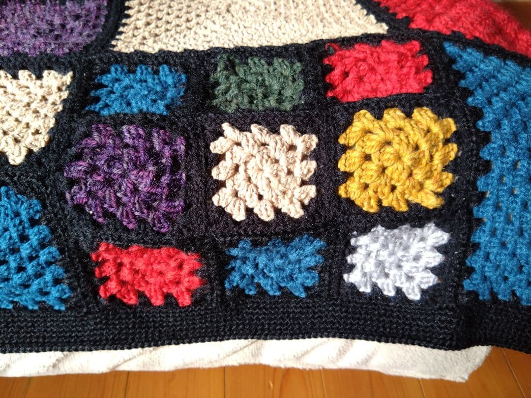 手編みグラニースクエア　カラフルベッドカバー新品