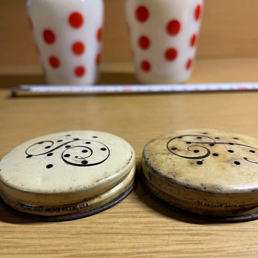 FireKing ファイヤーキング ソルト&ペッパー ポルカドット（赤）