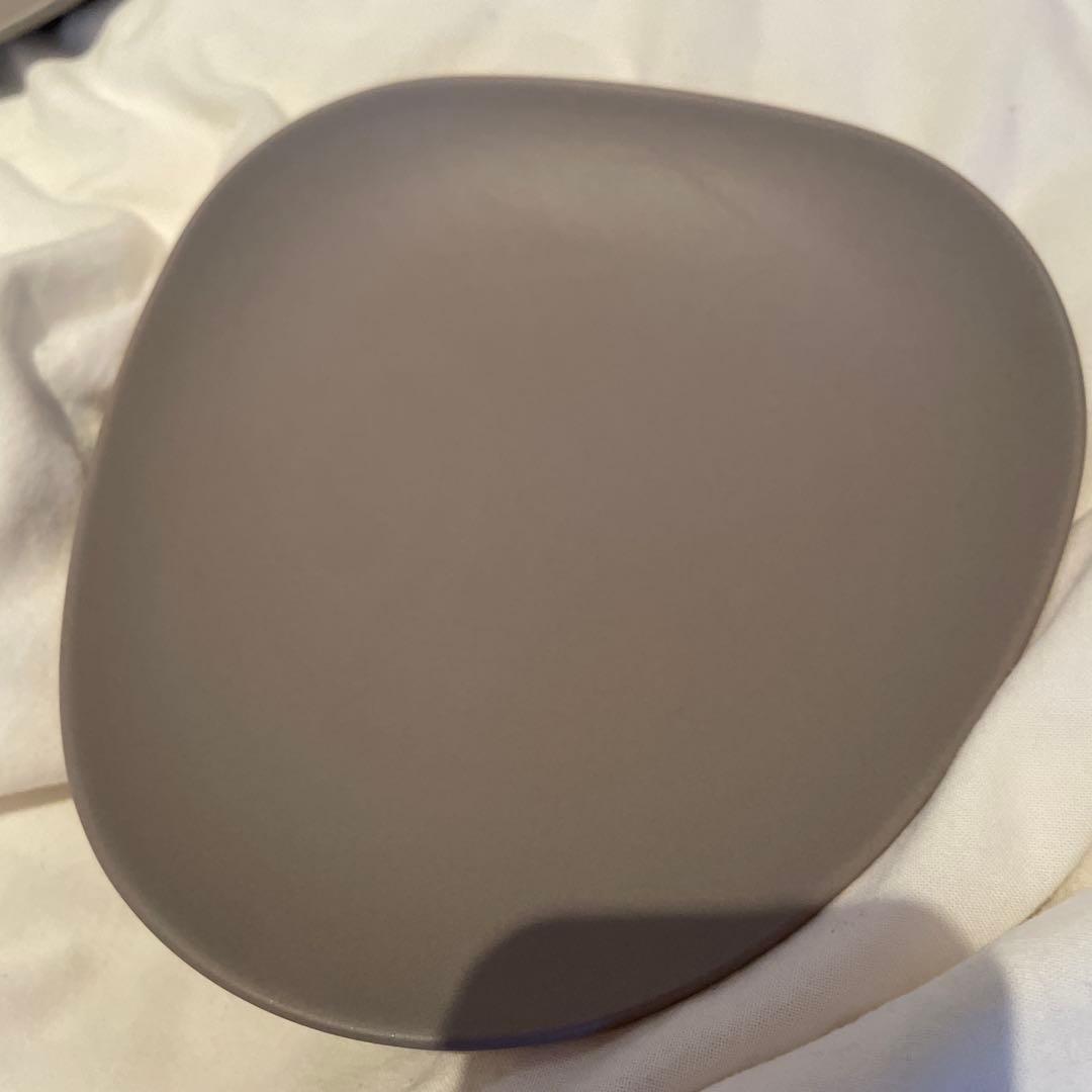 SHIONARI yumiko iihoshi グレーとホワイトの食器セット