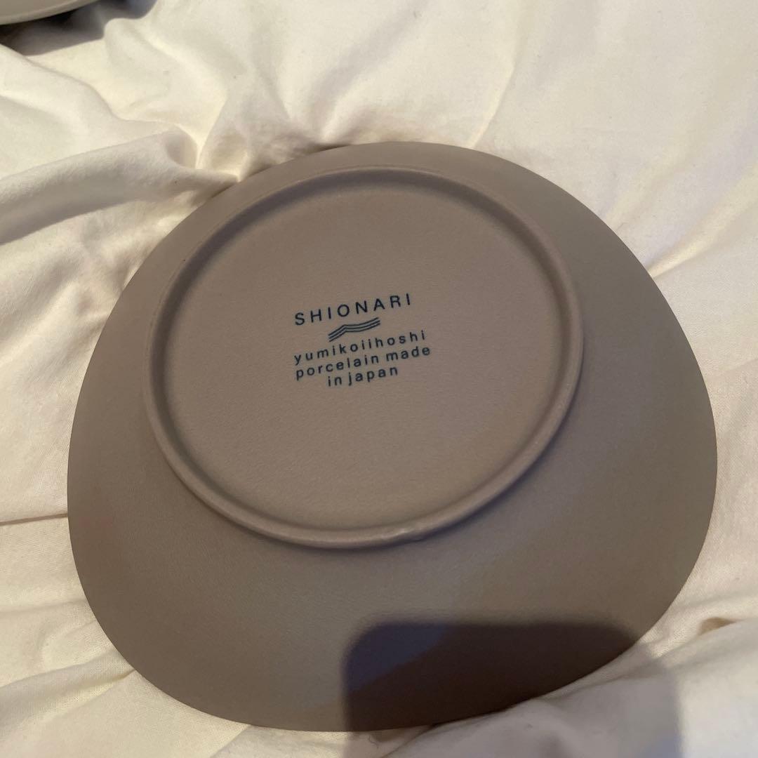 SHIONARI yumiko iihoshi グレーとホワイトの食器セット