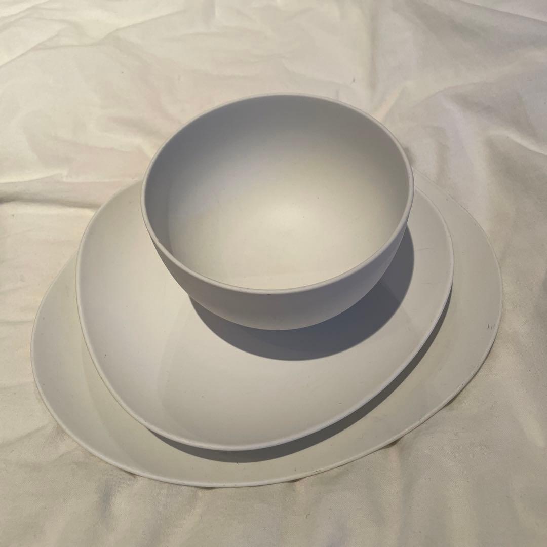 SHIONARI yumiko iihoshi グレーとホワイトの食器セット