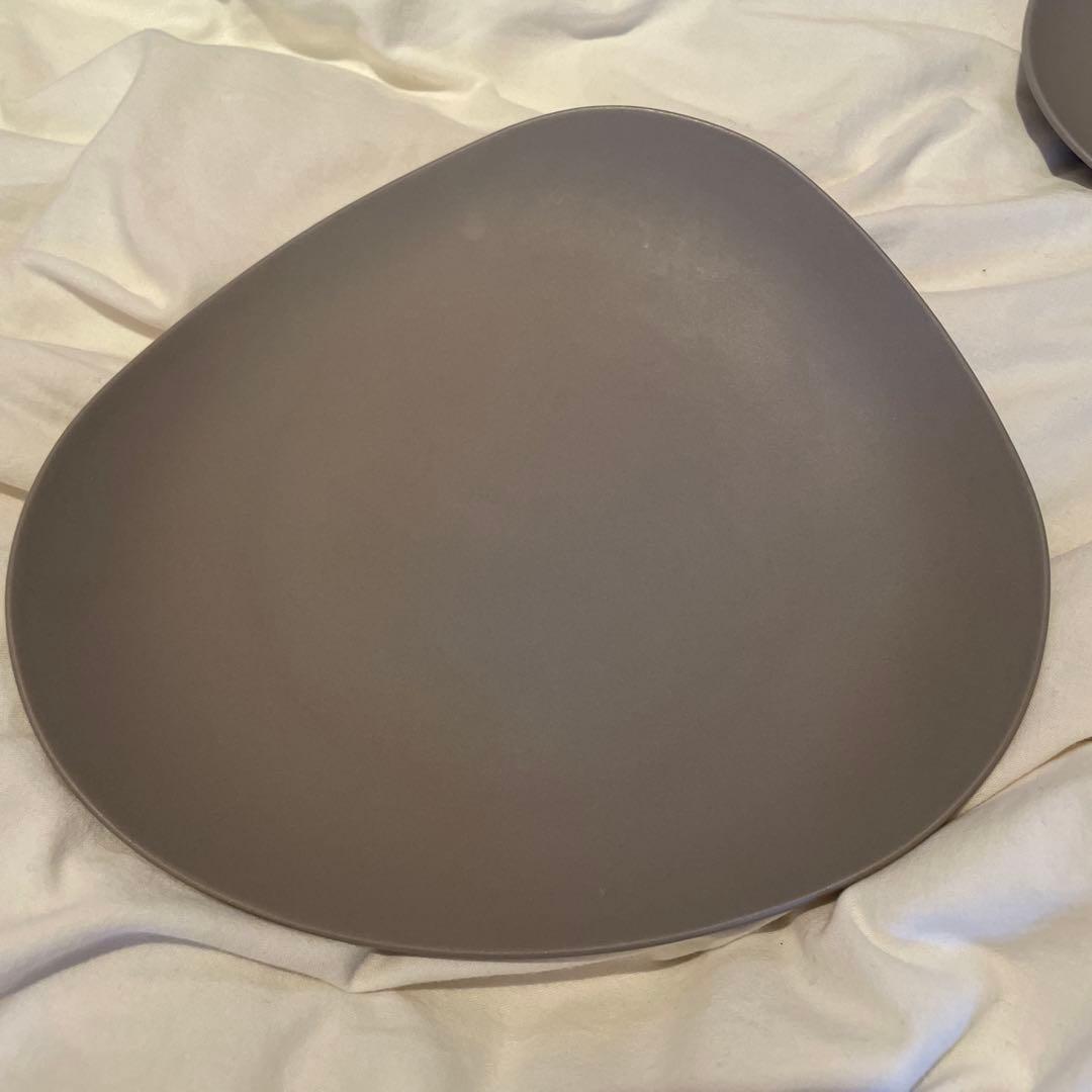 SHIONARI yumiko iihoshi グレーとホワイトの食器セット