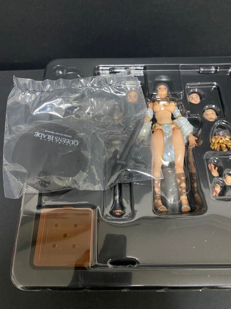 海洋堂 リボルテック クイーンズブレード　古代の王女メナス 006