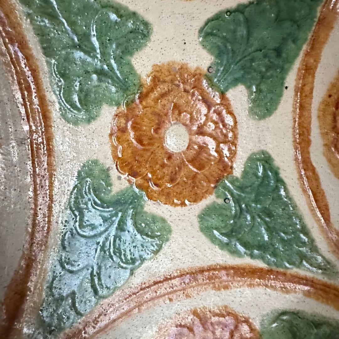 希少 遼三彩 刻花 花卉紋盤 大皿 飾り皿 中国 古美術 古玩 骨董 唐三彩