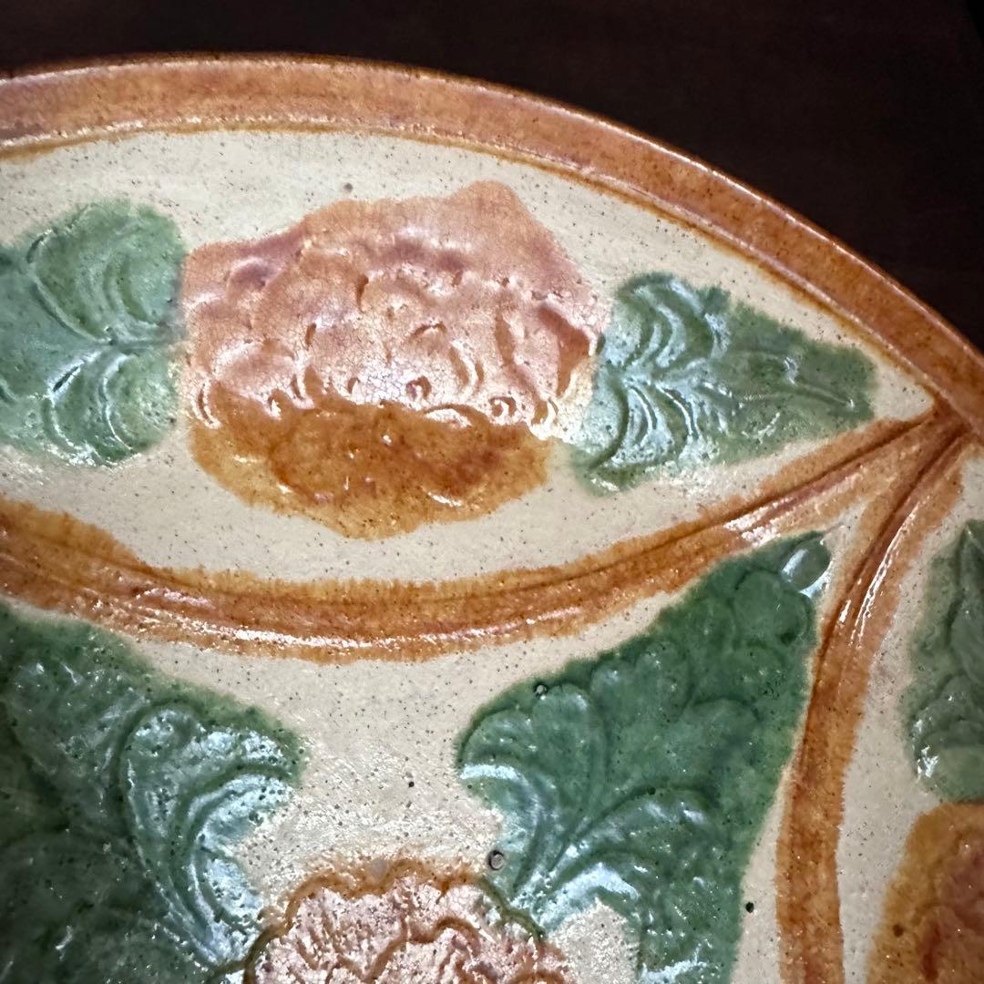 希少 遼三彩 刻花 花卉紋盤 大皿 飾り皿 中国 古美術 古玩 骨董 唐三彩