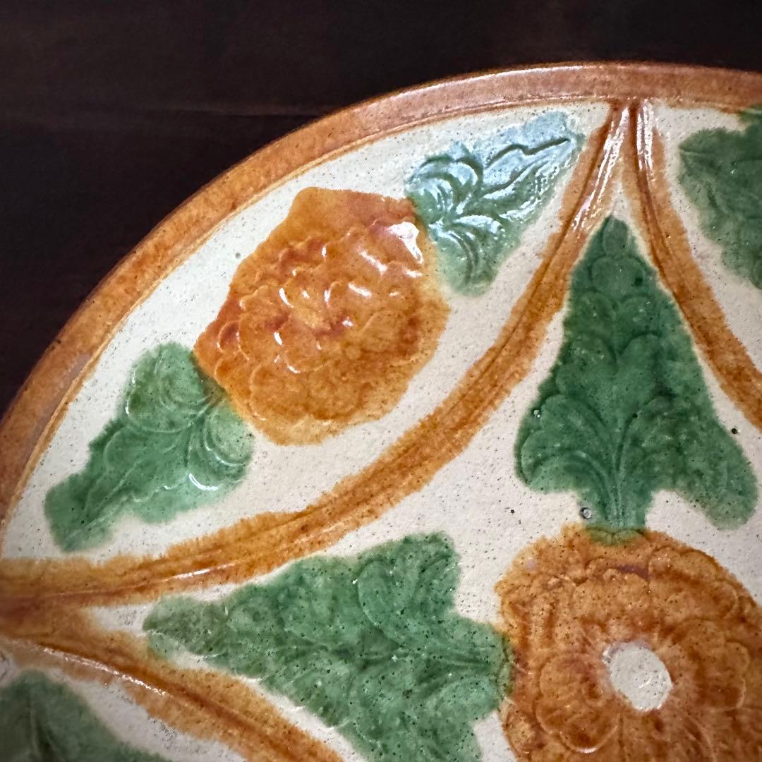 希少 遼三彩 刻花 花卉紋盤 大皿 飾り皿 中国 古美術 古玩 骨董 唐三彩