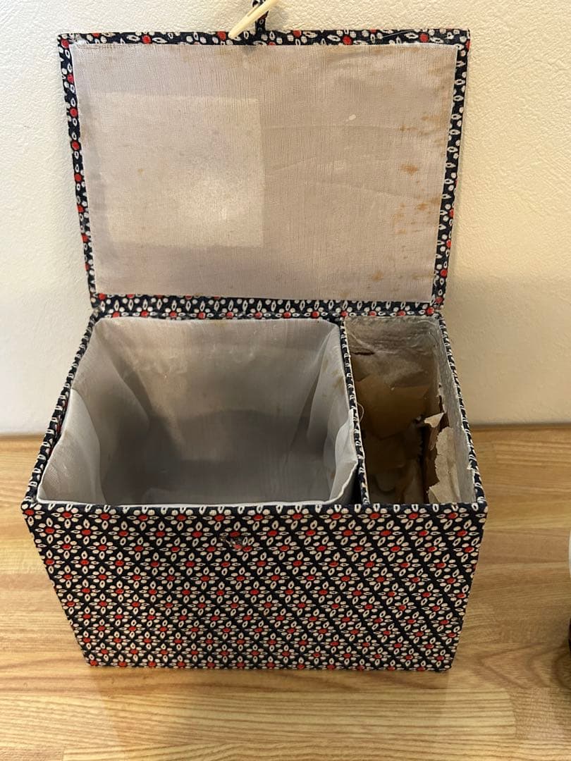 本物　水晶玉 鑑定書 箱 台座つき　インテリア　風水　開運