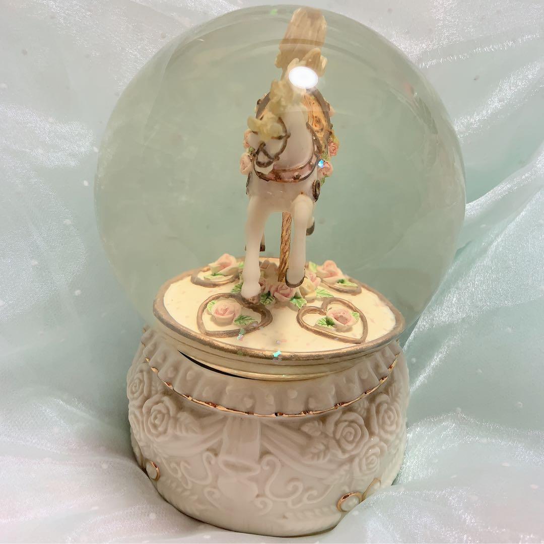 ヴィンテージ　メリーゴーランド　オルゴール付きスノードーム