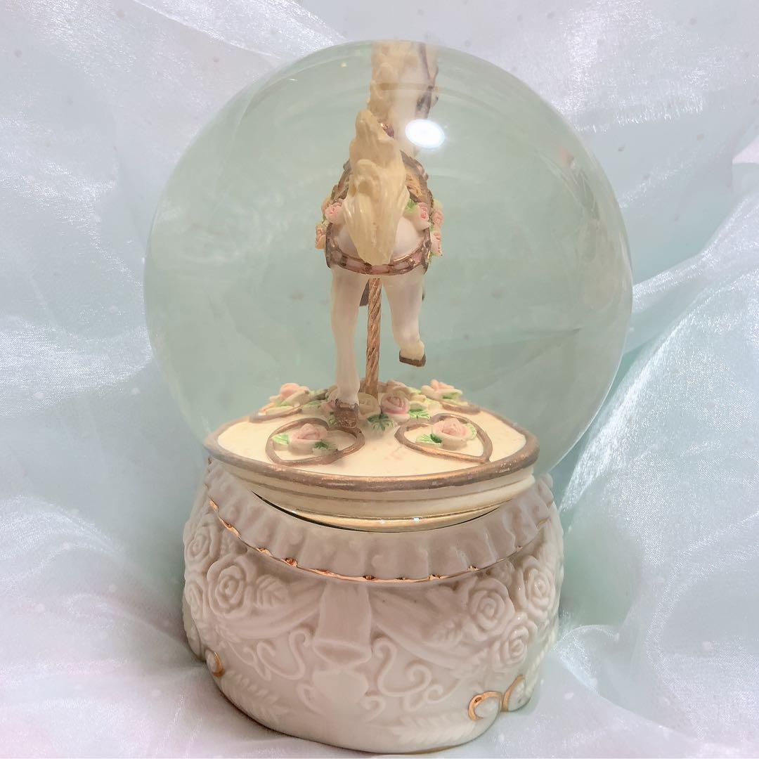 ヴィンテージ　メリーゴーランド　オルゴール付きスノードーム