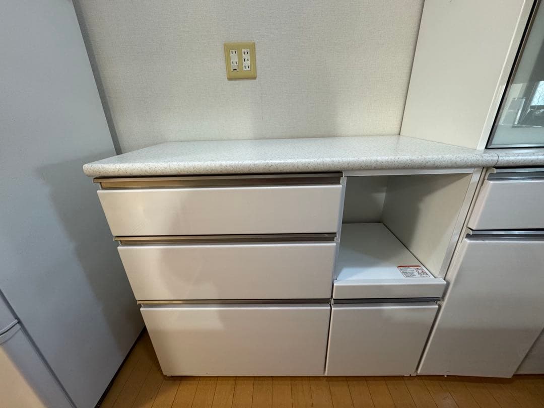 2023年購入ニトリキッチンボードアルミナ100ホワイトカウンター
