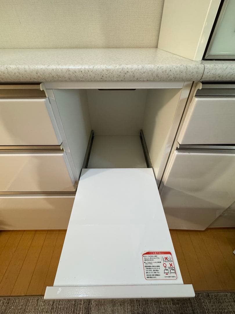 2023年購入ニトリキッチンボードアルミナ100ホワイトカウンター