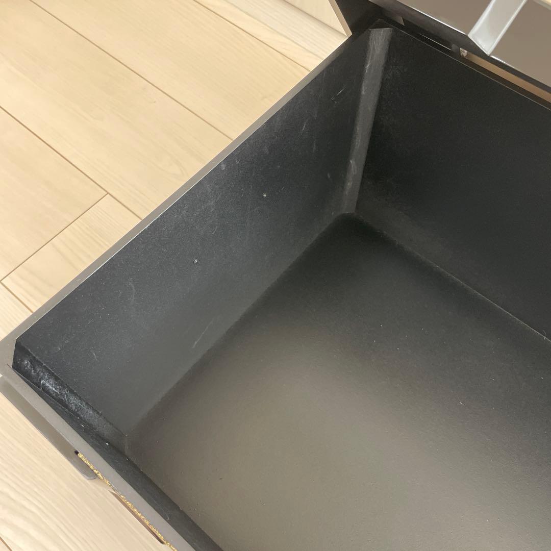 雛人形　親王飾り　収納箱　黒色木製　雛人形飾り台のみ　金色装飾