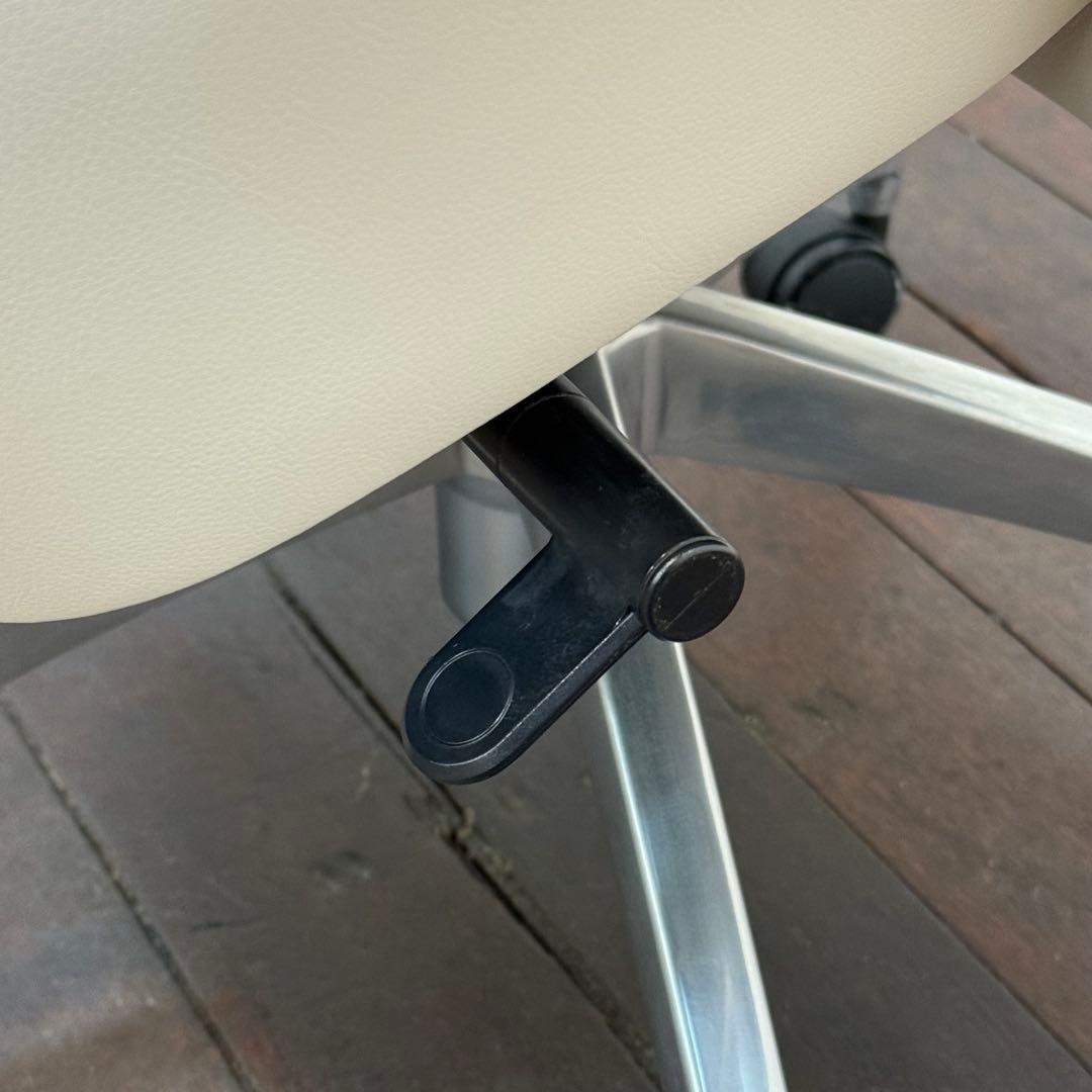 H112K3c ITOKI X-4 ハイバック デスクチェア KWX-405 - メルカリ