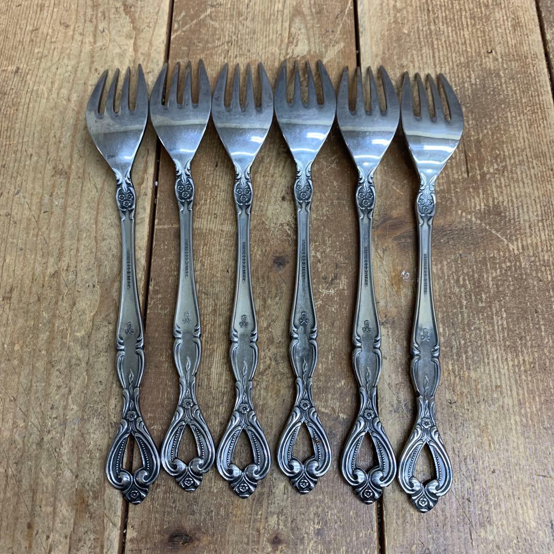 E-壁 【豪華21点セット】アンティーク調 カトラリーセット 彫刻装飾 シルバー