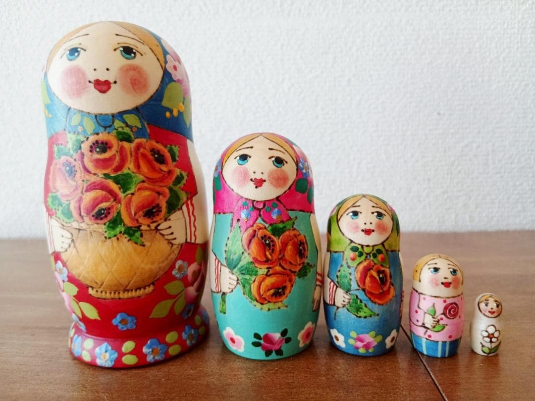 【LYH277】 北欧ロシア雑貨のインテリア、マトリョーシカ　リューバ作　ポピー