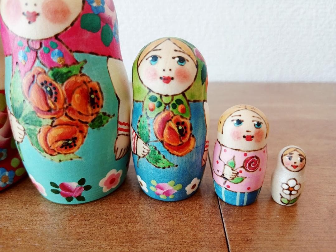 【LYH277】 北欧ロシア雑貨のインテリア、マトリョーシカ　リューバ作　ポピー