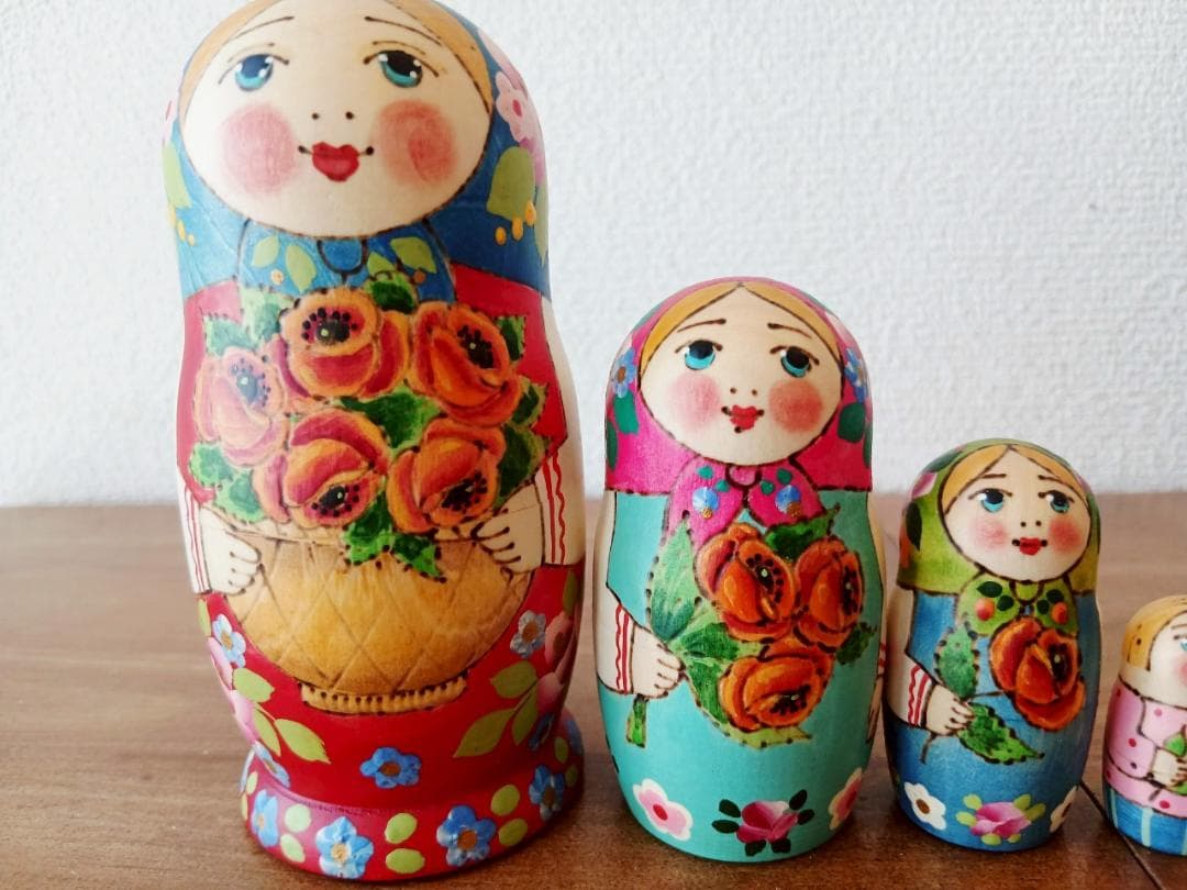【LYH277】 北欧ロシア雑貨のインテリア、マトリョーシカ　リューバ作　ポピー