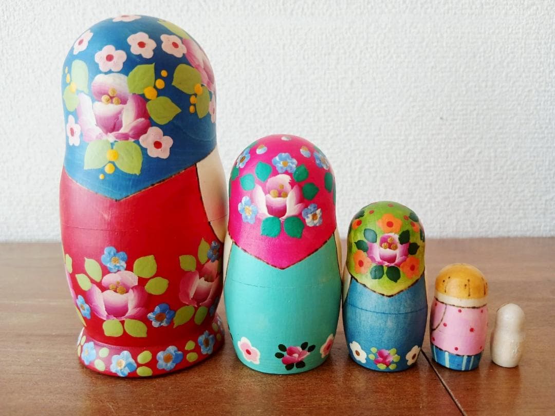 【LYH277】 北欧ロシア雑貨のインテリア、マトリョーシカ　リューバ作　ポピー