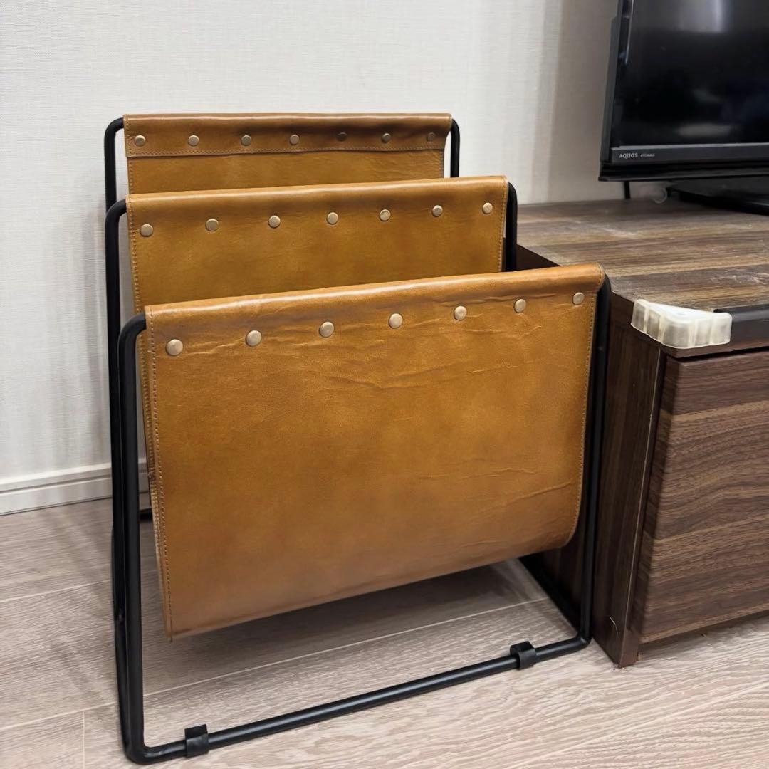 NOKKI レザー マガジンラック スタッズ付き