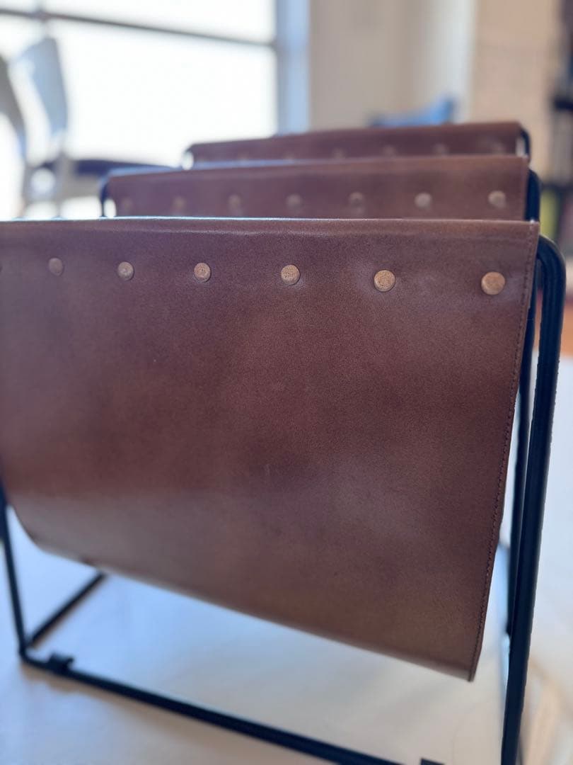 NOKKI レザー マガジンラック スタッズ付き