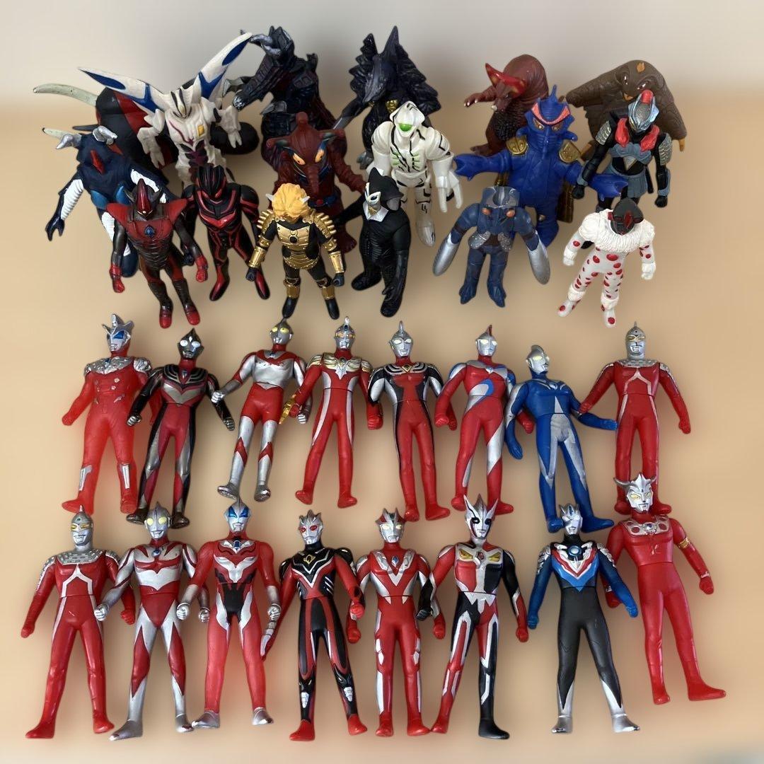 ウルトラマン怪獣ソフビ まとめ売り33体 - メルカリ