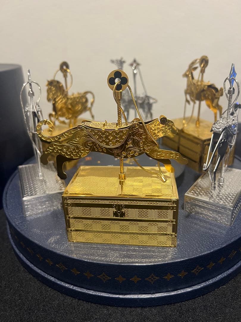 希少 限定品　顧客ホリデーギフト 動物のオブジェ フィギュア　ルイヴィトン