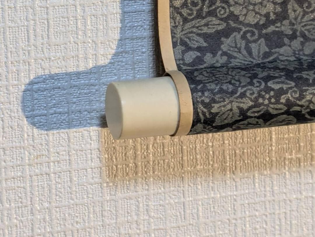 真作】掛軸 かな書詩句 柔らかな線と余情の美 詩情豊かな一幅の言葉