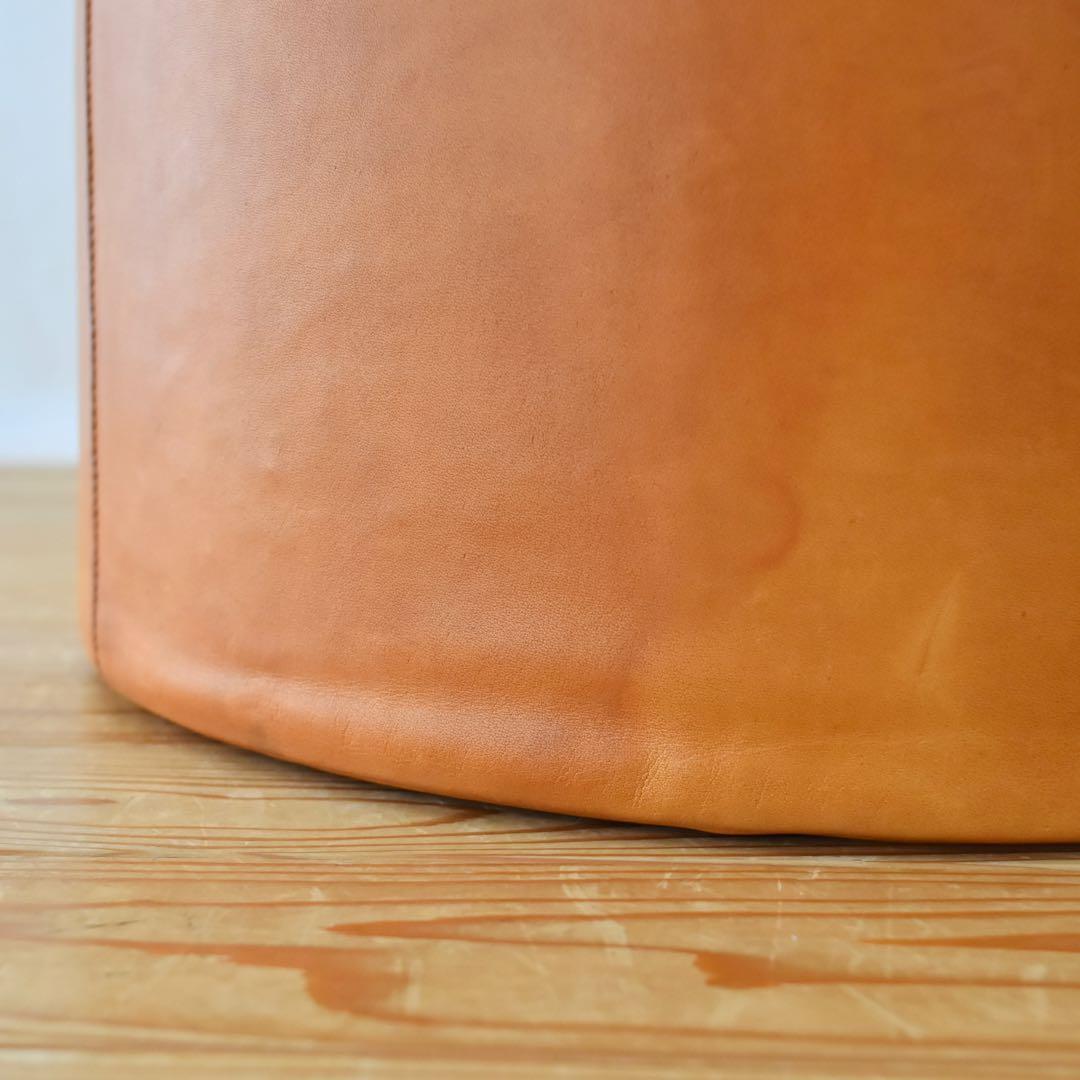 デンマーク Ivan Schlechter Foot Stool 本革オットマン