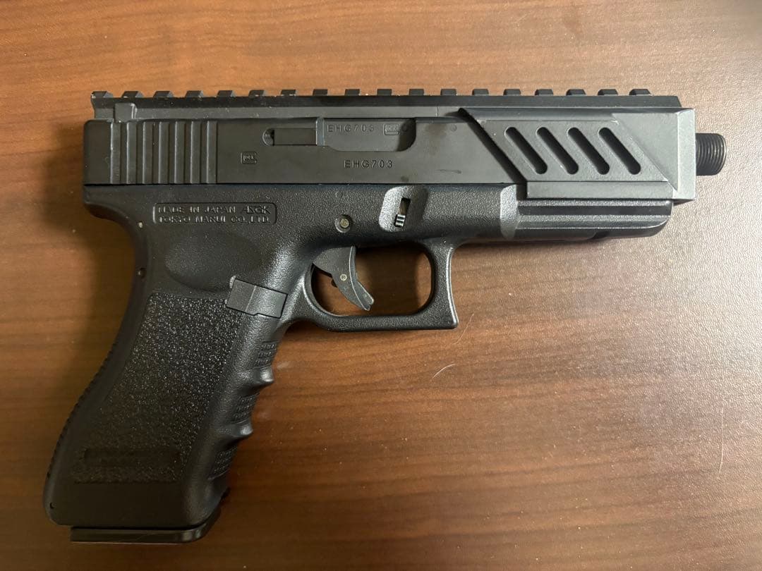 東京マルイ グロック18C 電動ハンドガン レール マガジン付