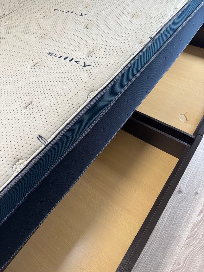 ニトリ クイーンベッド（引き出し付き）＋マットレスセット