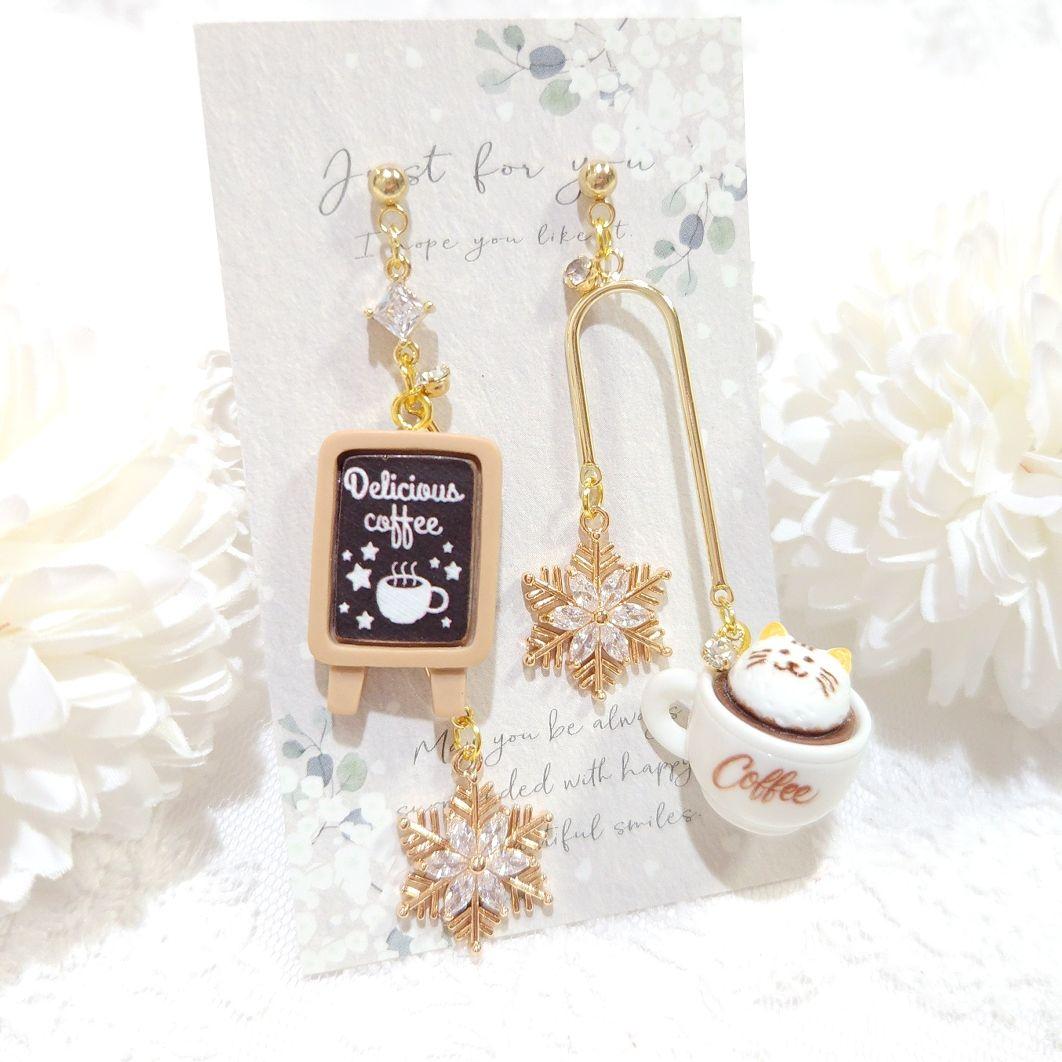 ジルコニア雪の結晶と猫ホイップクリーム 冬のカフェ コーヒー シャンデリアピアス