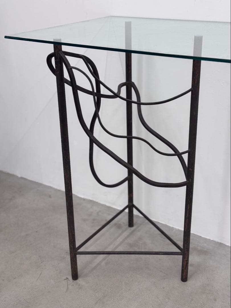 ハイテーブル ガラス天板 アイアン 鉄脚 鉄造形 店舗什器 家具 曲線デザイン