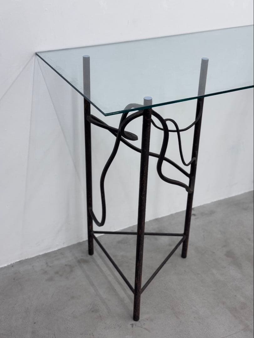 ハイテーブル ガラス天板 アイアン 鉄脚 鉄造形 店舗什器 家具 曲線デザイン