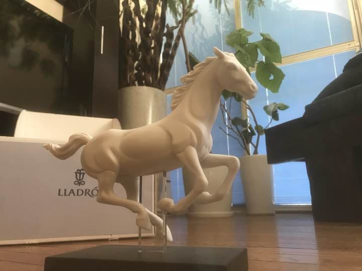 リヤドロ ギャロップ台座付