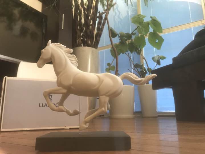 リヤドロ ギャロップ台座付