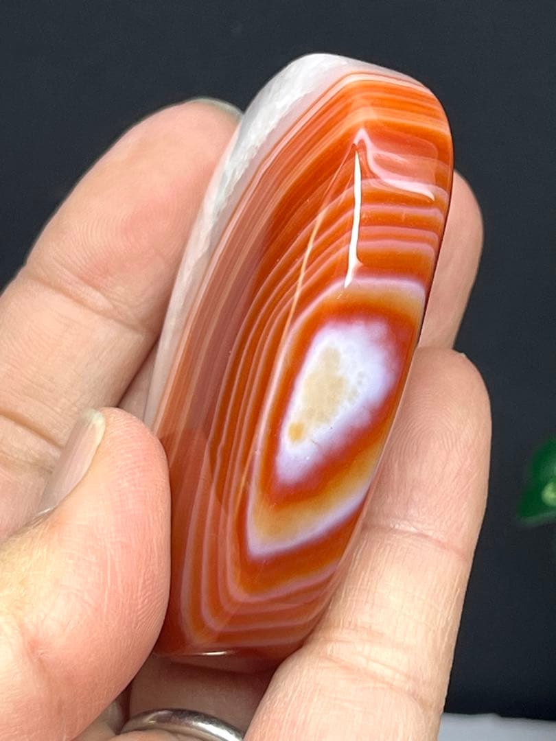 天然石　カーネリアン　パーム　握り石　台座付き　⭐️1904