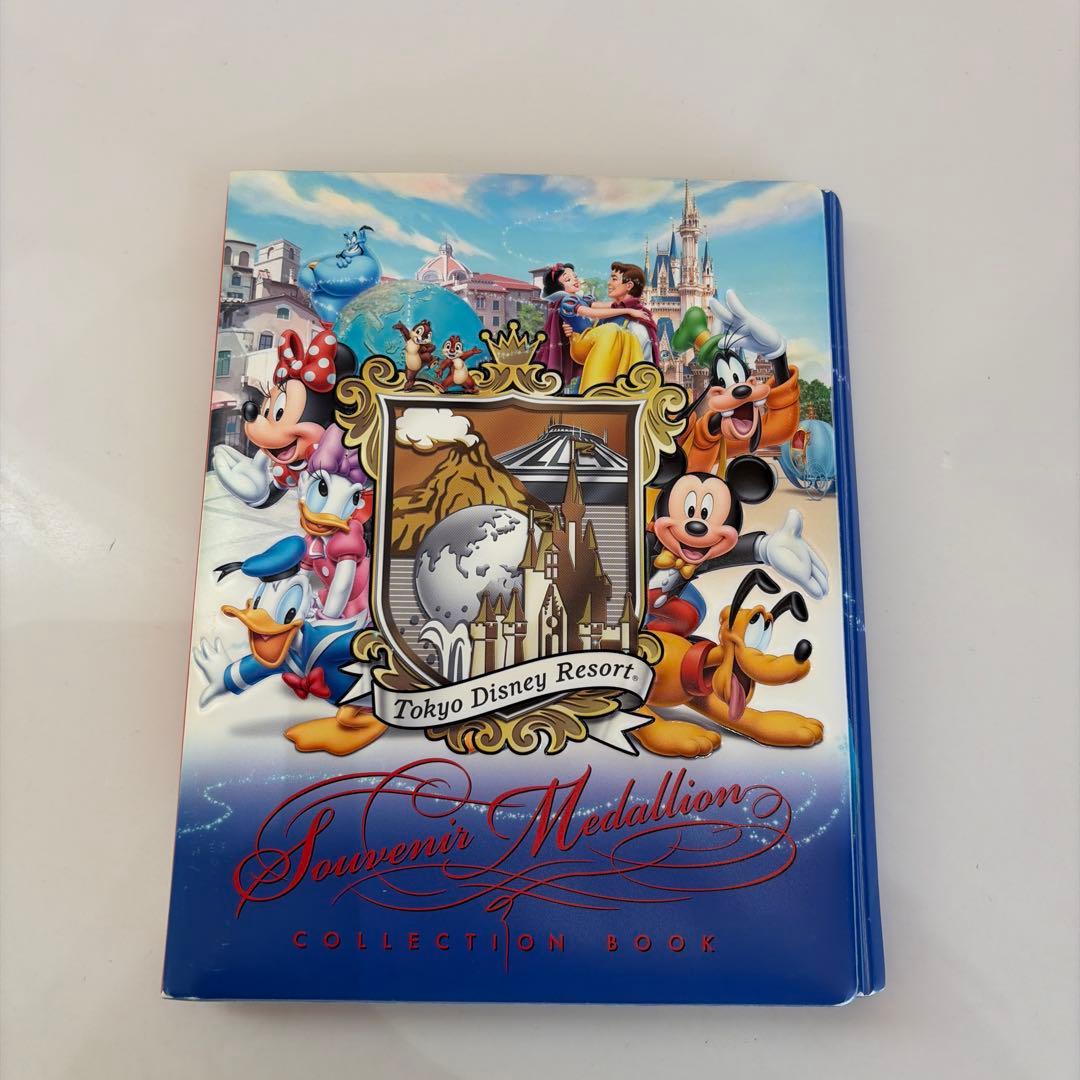 東京ディズニーリゾート メダルコレクションブック - メルカリ