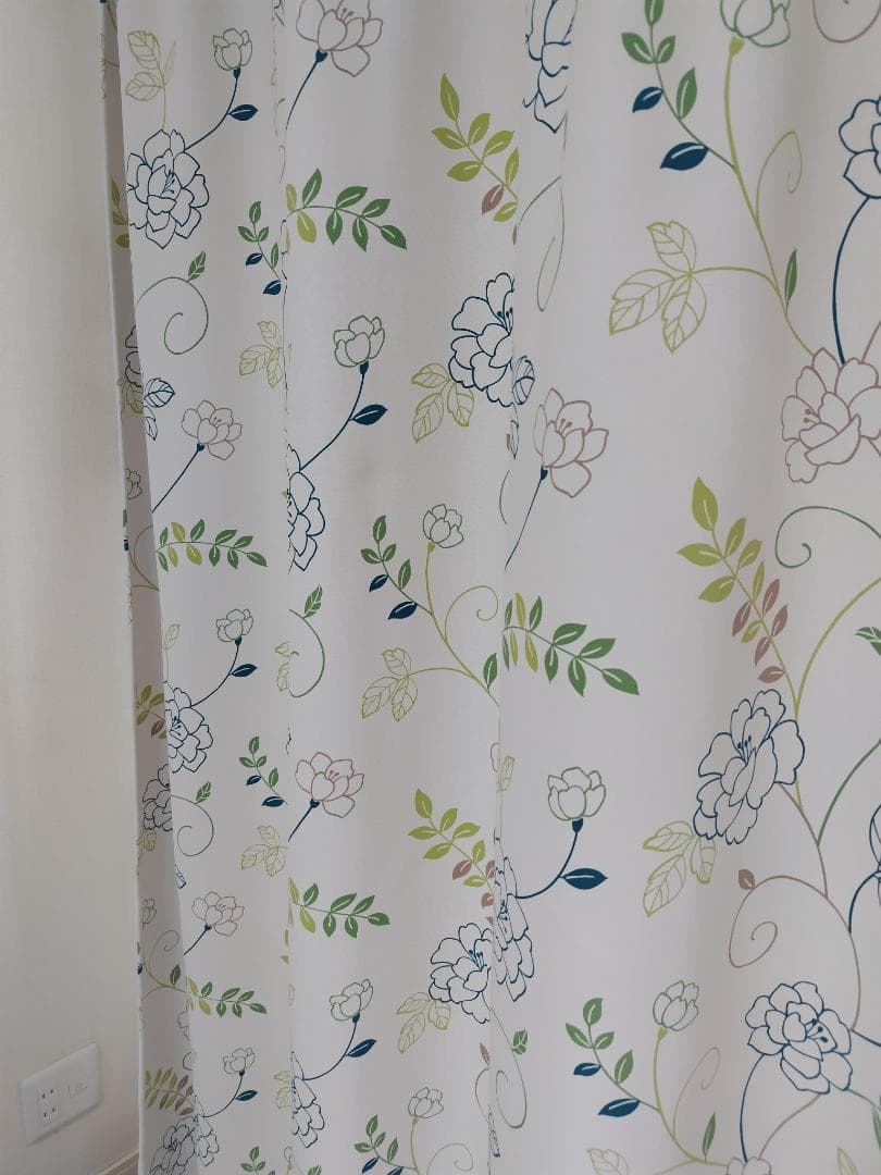 遮光カーテン　植物柄