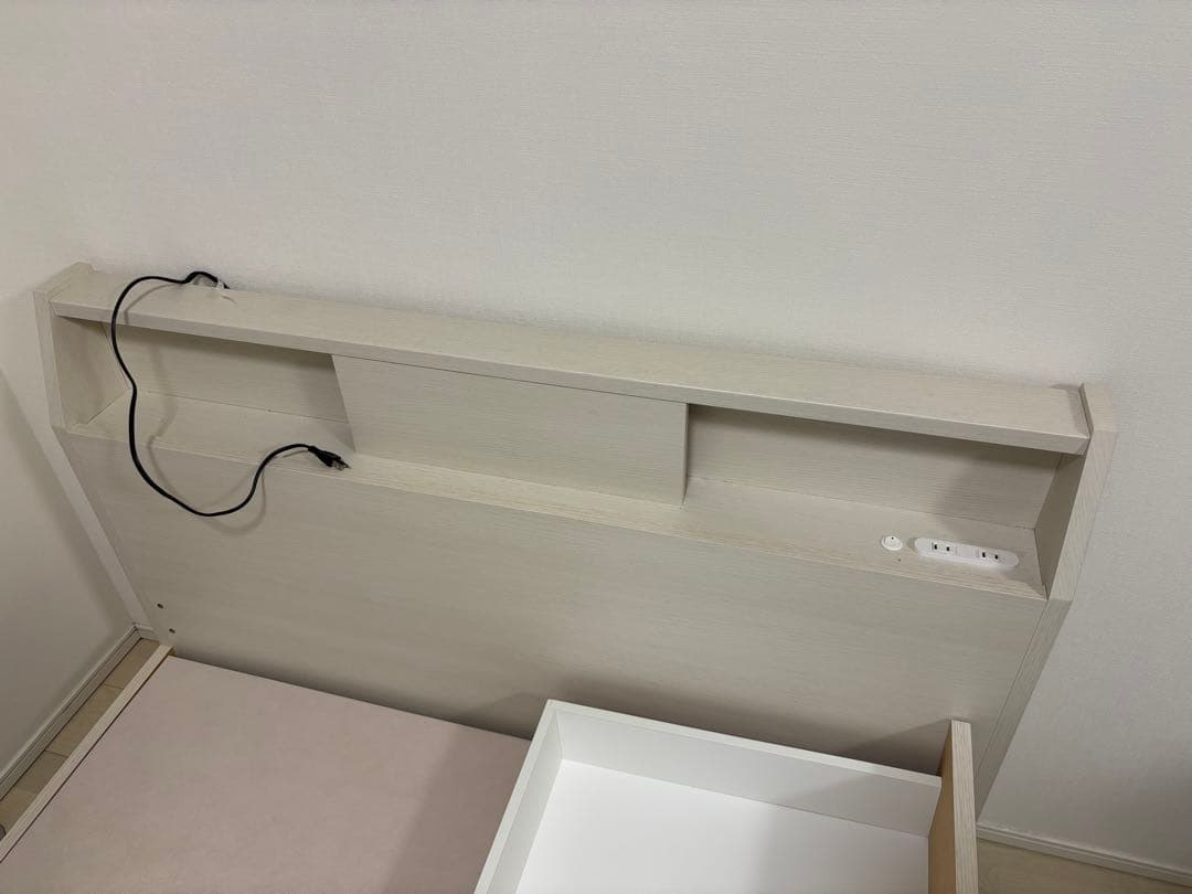 ニトリ　セミダブルベッドフレーム(アザン3 浅型/WW)