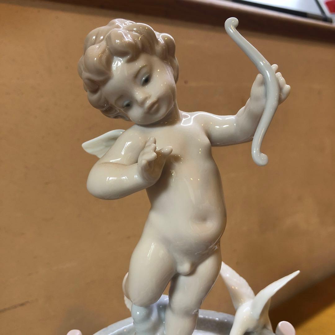 リヤドロ6458 愛の泉 天使・ハト・リボン