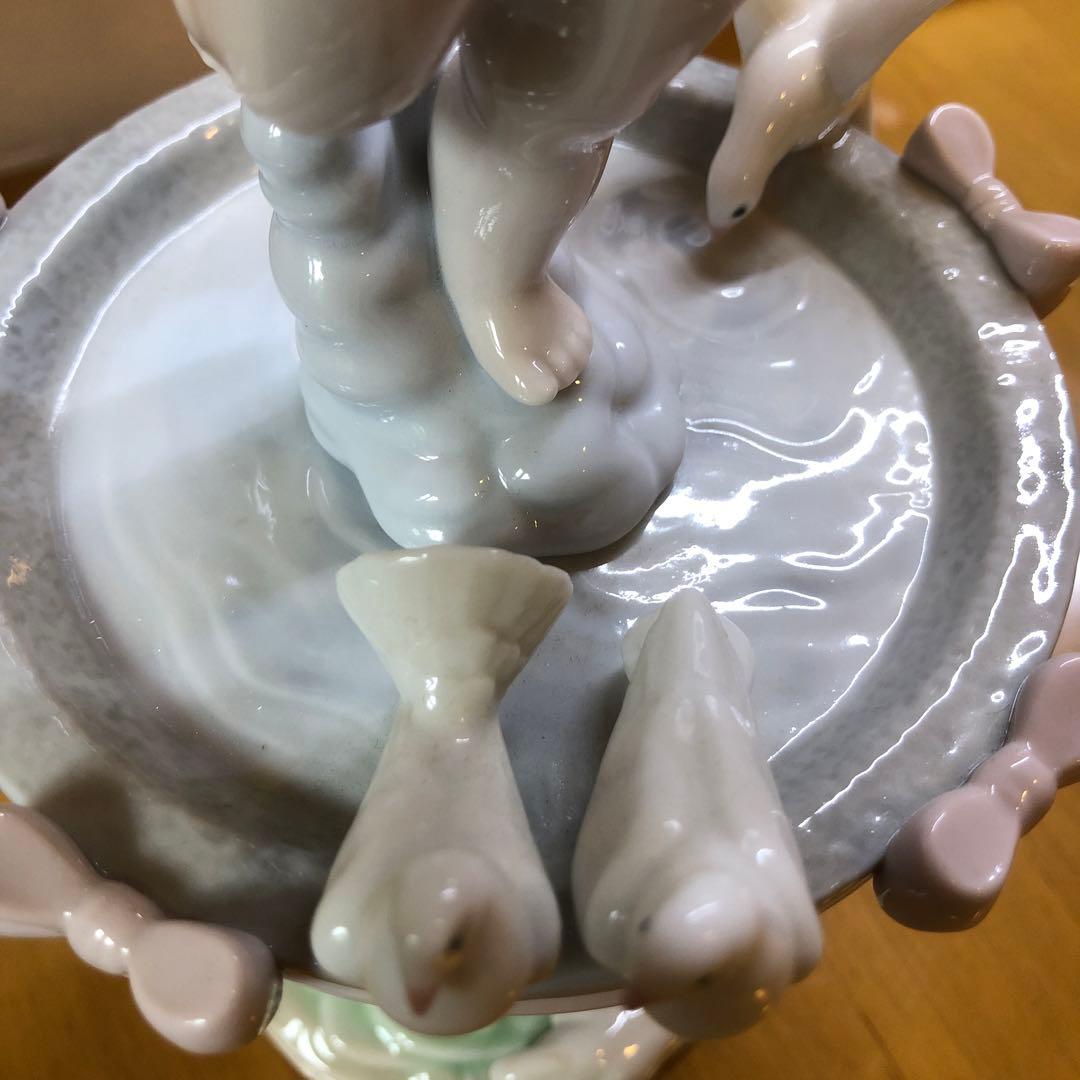 リヤドロ6458 愛の泉 天使・ハト・リボン