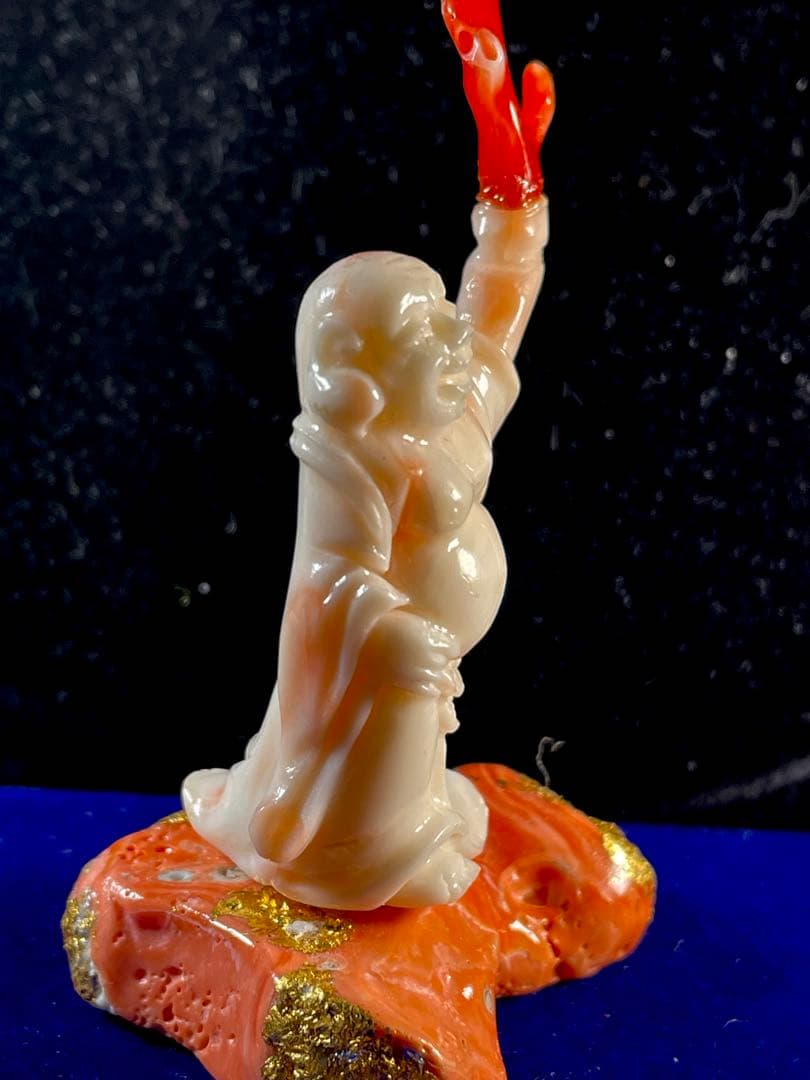天然珊瑚置物赤珊瑚を持った「布袋」像 縁起物