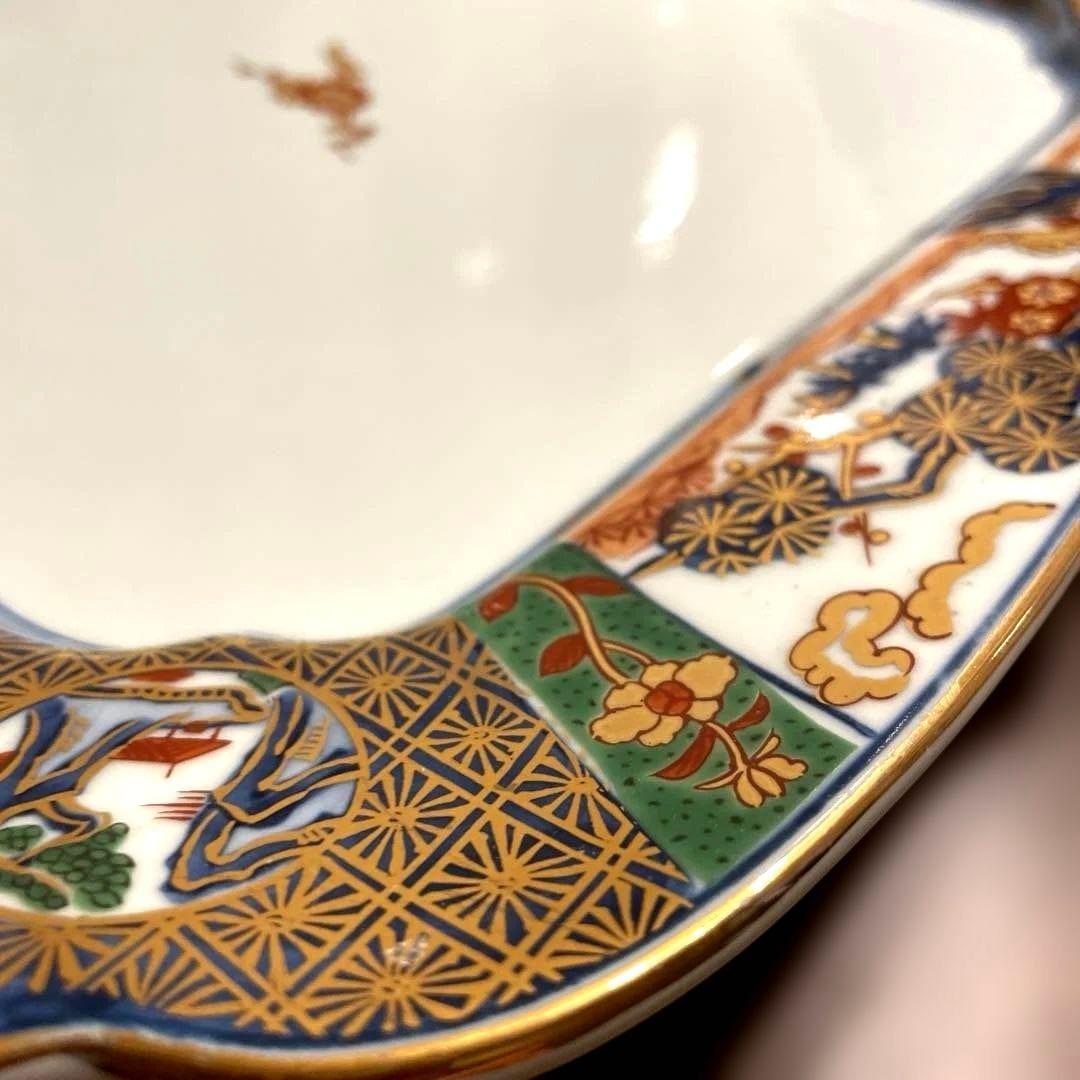 有田焼　親峯武堅　金彩花柄の高級大皿 約32cm