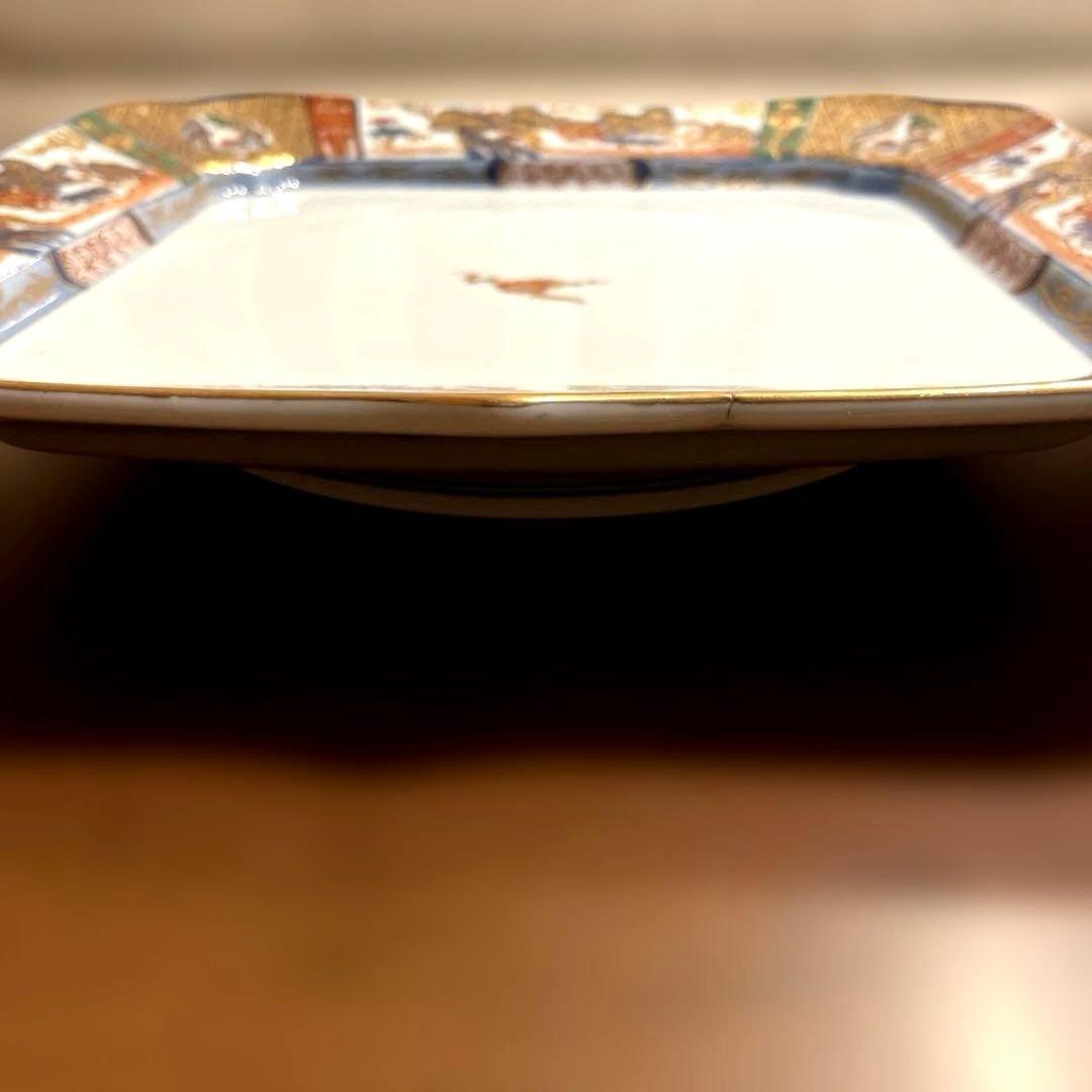 有田焼　親峯武堅　金彩花柄の高級大皿 約32cm