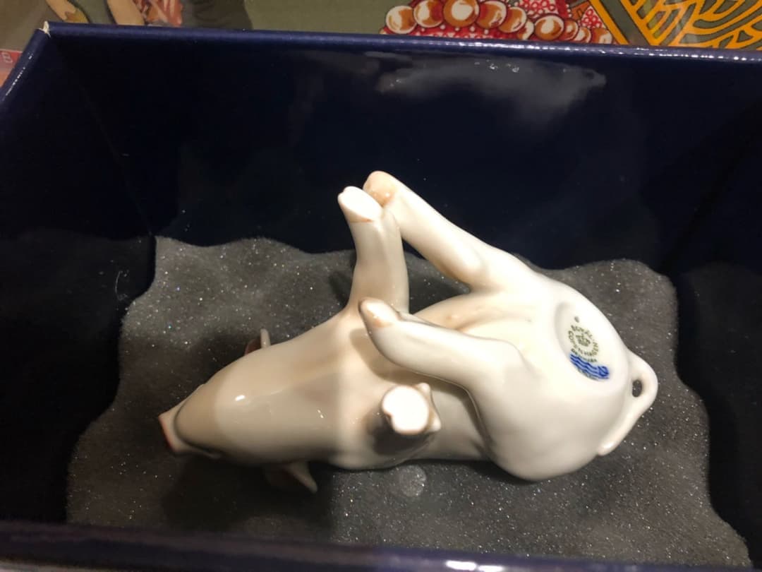 新品、箱付2005年限定品、ロイヤルコペンハーゲン、ハッピーピッグ、豚さん置物