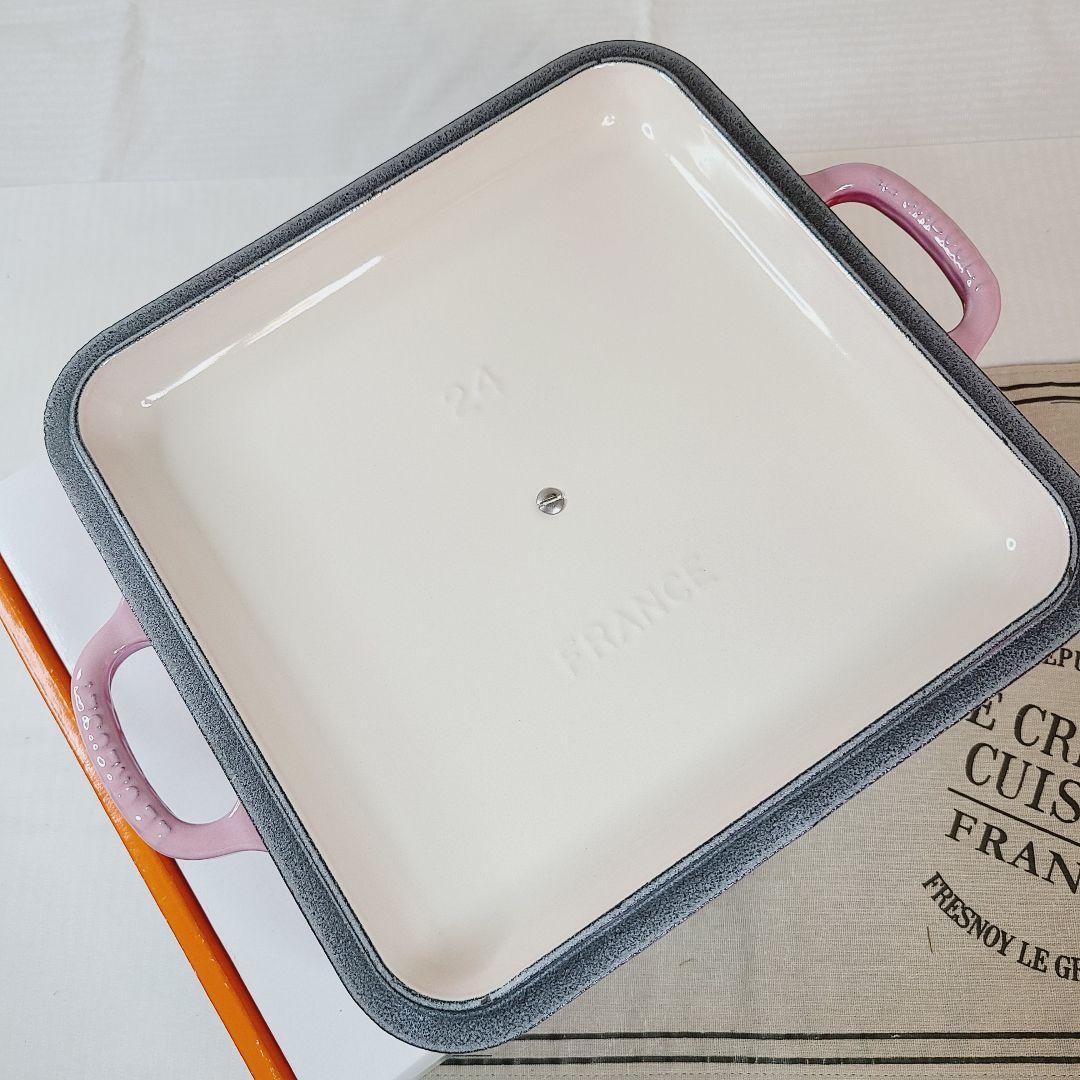 フォロワー様引5%済】ルクルーゼ スクエア 24 cm ベリー カッパーツマミ