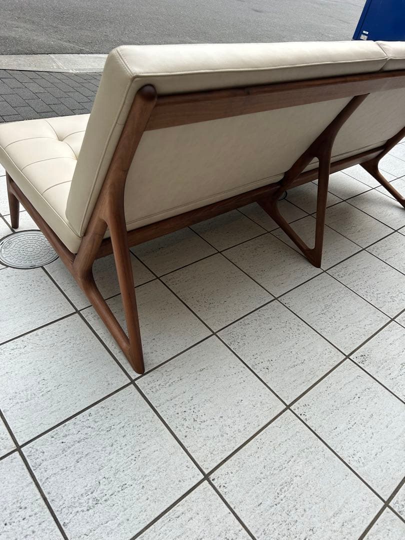 美品】カリモク レザー ソファ WB5003 定価約50万 - メルカリ